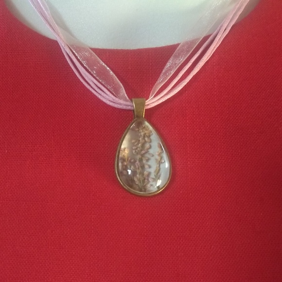 Handmade Jewelry - HANDMADE dried flower pressed floral Pendant